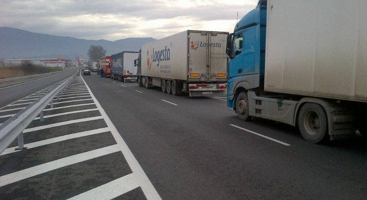 UNTRR solicită Franței plată egală pentru transportatorii români