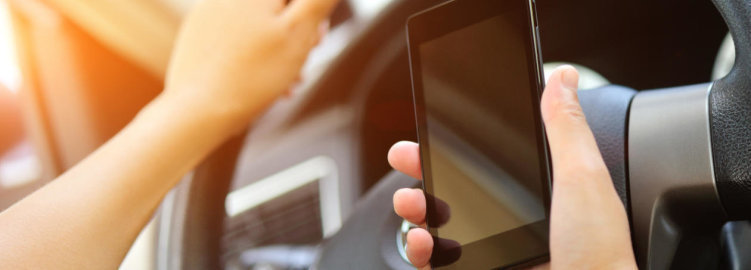 Dispozitivele hands-free: Sunt periculoase pentru șoferi?