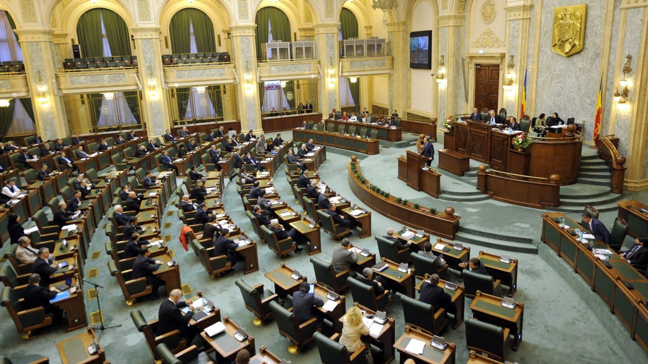 Criza RCA: Toate patronatele din transporturi sunt invitate la Senat