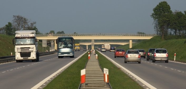 Polonia extinde rețeaua de drumuri cu taxă