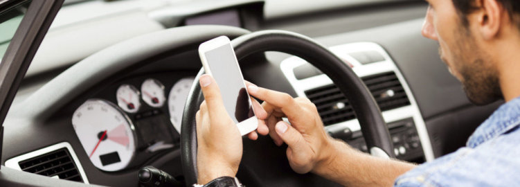Fără telefon mobil la volan!