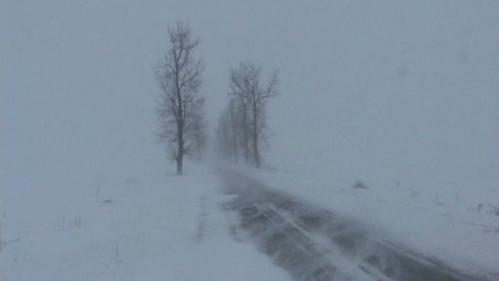 COD ROȘU de viscol! Toate drumurile, închise în sud-estul țării