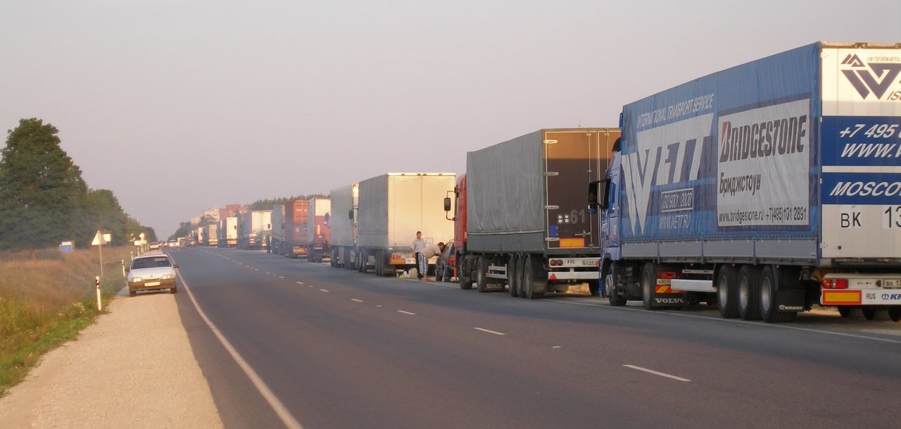 Coadă de 10 km de camioane la Vama Giurgiu-Ruse