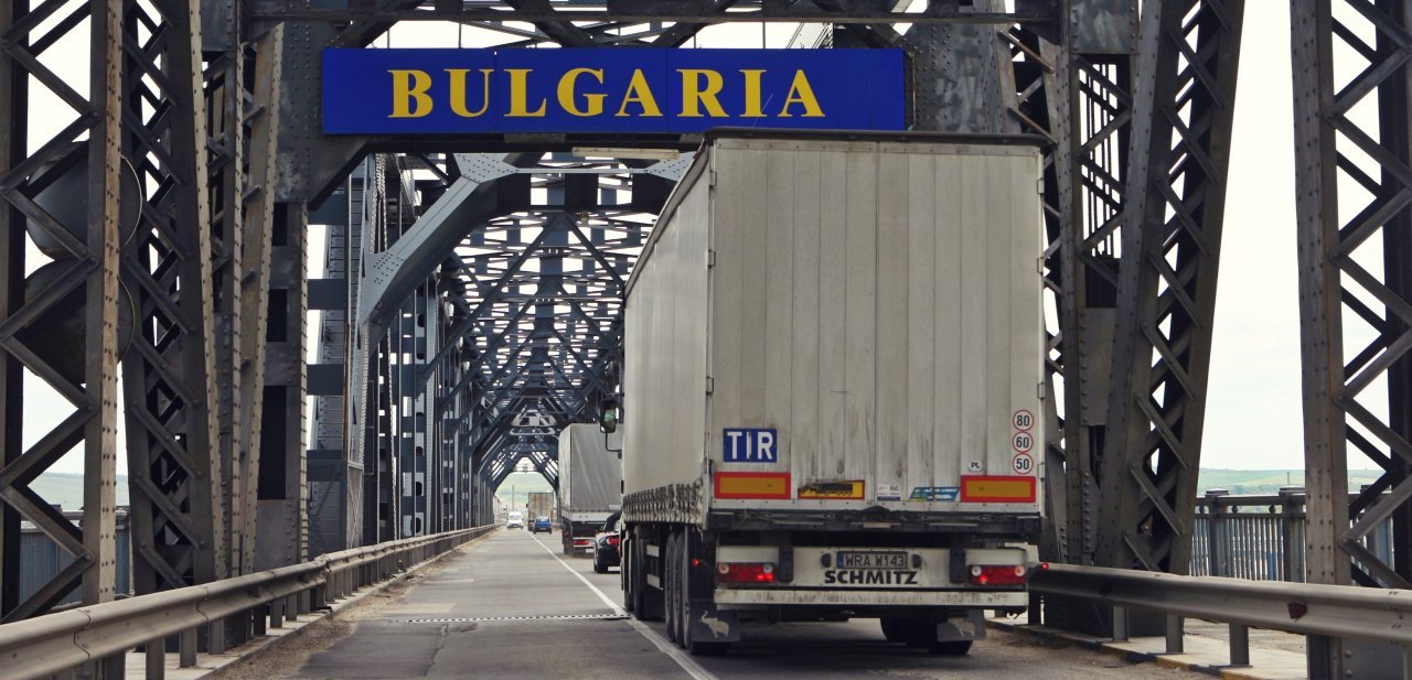 Circulaţia pe podul dintre Giurgiu şi Ruse va fi oprita! Vezi intre ce intervale