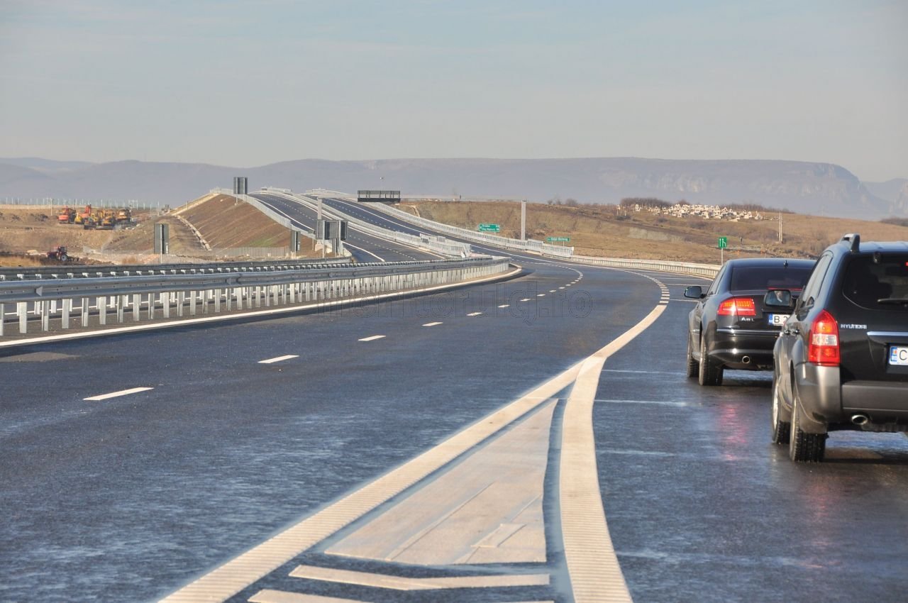 Lucrări blocate pe tronsonul de autostradă Târgu Mureş – Câmpia Turzii