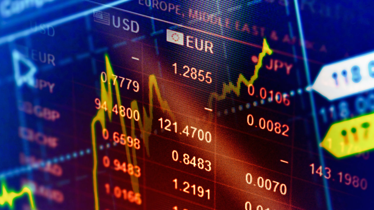 INS: Economia României a crescut cu 5.8% în prima jumătate a anului. Industria transporturilor se află printre industriile în creştere.
