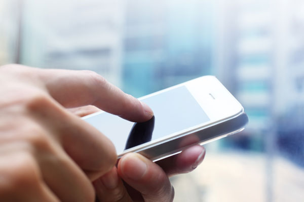 Este telefonul o relicvă? Mesajele SMS sunt de mare ajutor în timpul transportului!