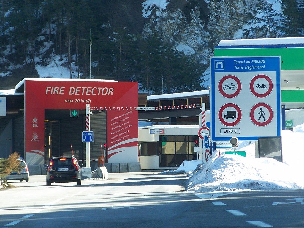 Forgalmi fennakadások a francia Mont Blanc és Fréjus alagútnál – már holnap is!