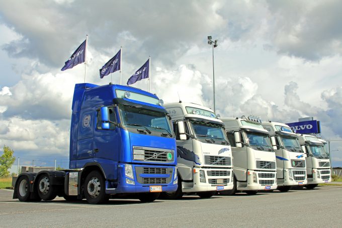 Transportatori: Întârzierea rambursării unei părți din supraaaciză duce la majorarea tarifelor cu minimum 12%