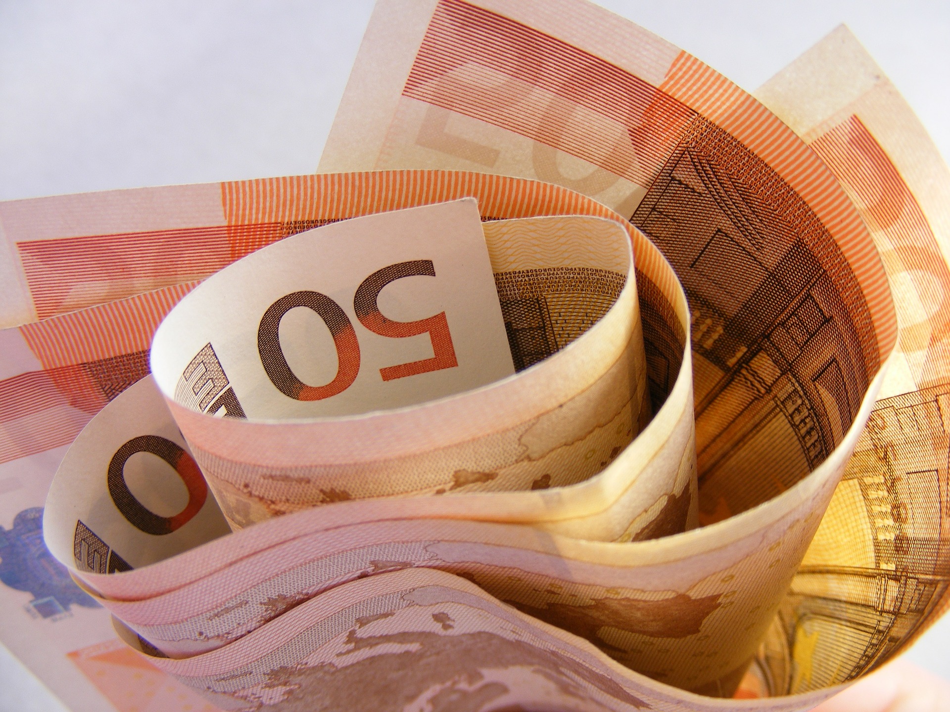 Schutzschild der Bundesregierung kommt. Speditionen erhalten ab sofort finanzielle Unterstützung