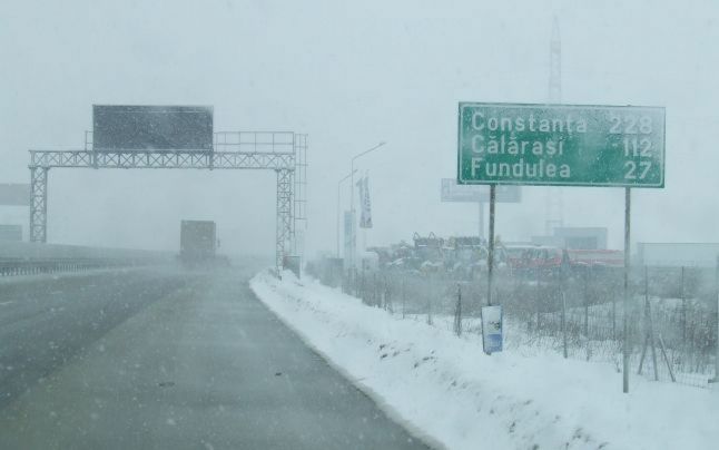 Avertizare meteo: ninsori și polei pe drumurile din România; 6 drumuri sunt închise.