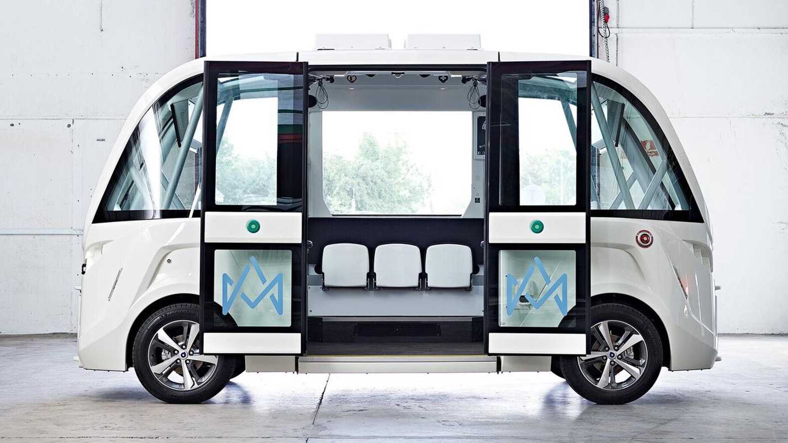 Már jár az autonóm busz Stockholm utcáin – ráadásul ingyen