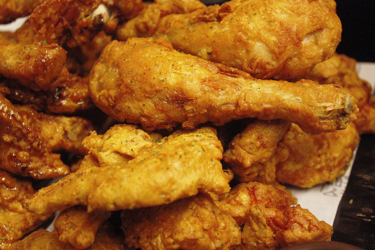 Elfogyott a csirke, mert a szállítmányozó cég nem tartotta magát a szerződéshez, rengeteg brit KFC zárt be