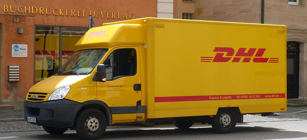 TransINSTANT: új DHL elosztó központ Berlinnél; világkupás Renault kamion; nevet változtat a Freightex