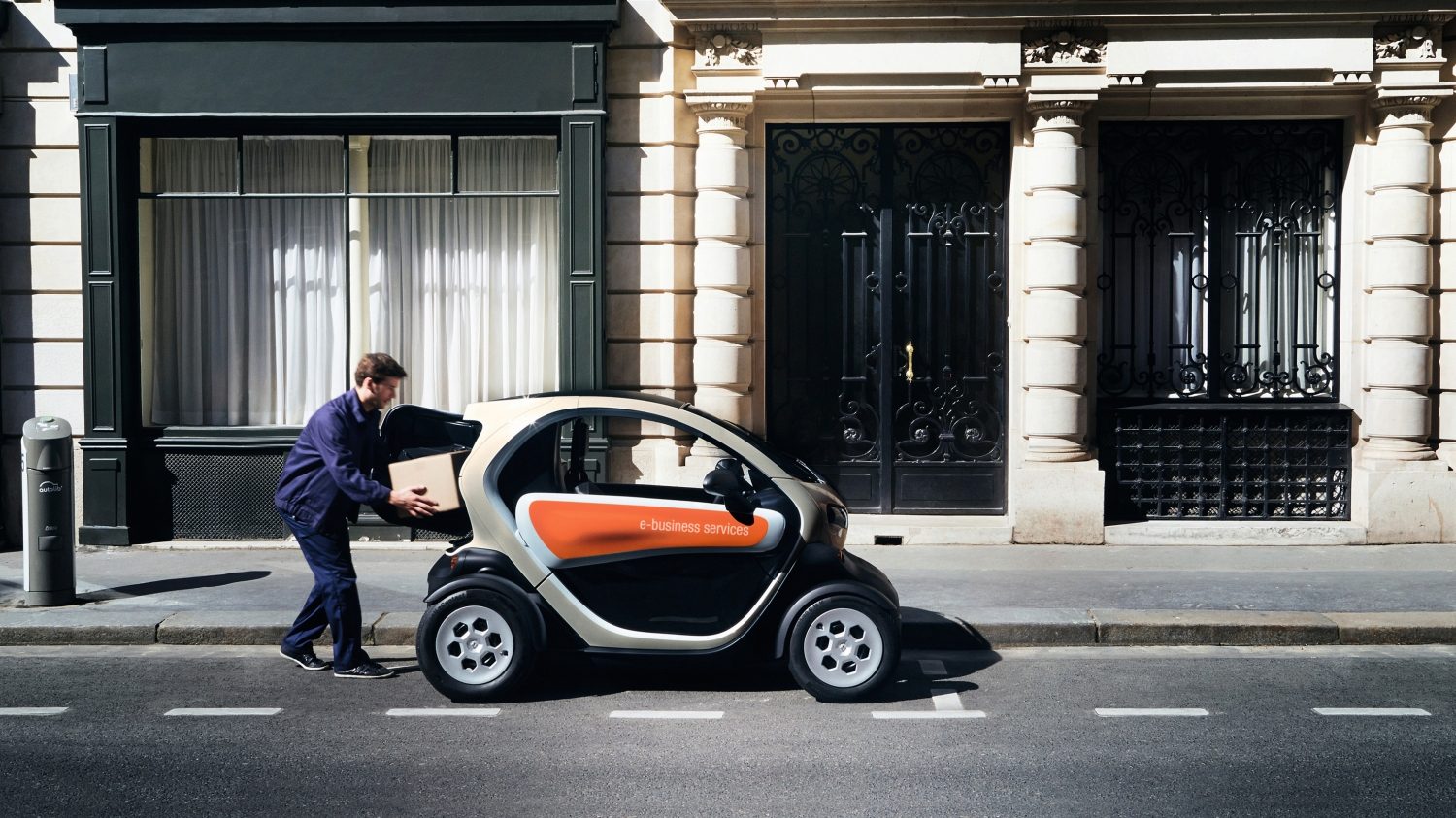 Szállítás a megrendeléstől számítva 3 órán belül – elektromos kis autóval