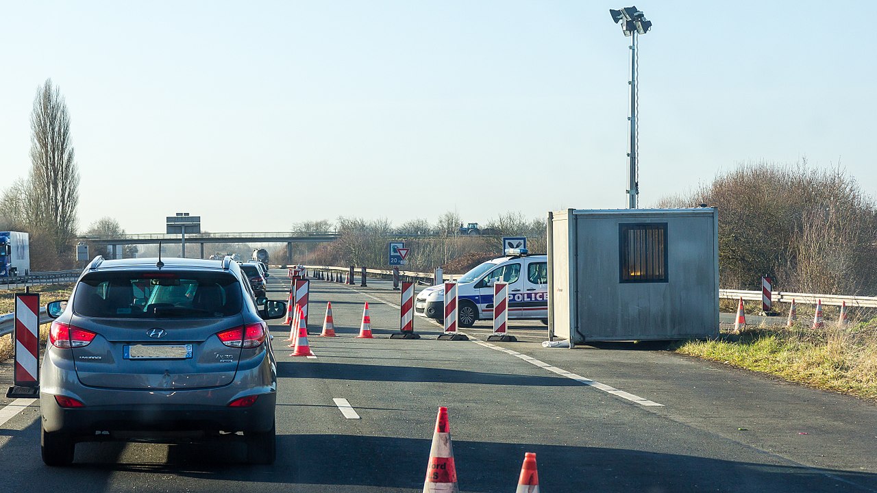Franciaországban májustól határellenőrzést folytatnak a terrorfenyegetettség miatt