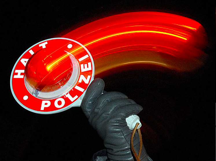 Polscy kierowcy padli ofiarą przebierańców. Uważajcie na fałszywych niemieckich policjantów