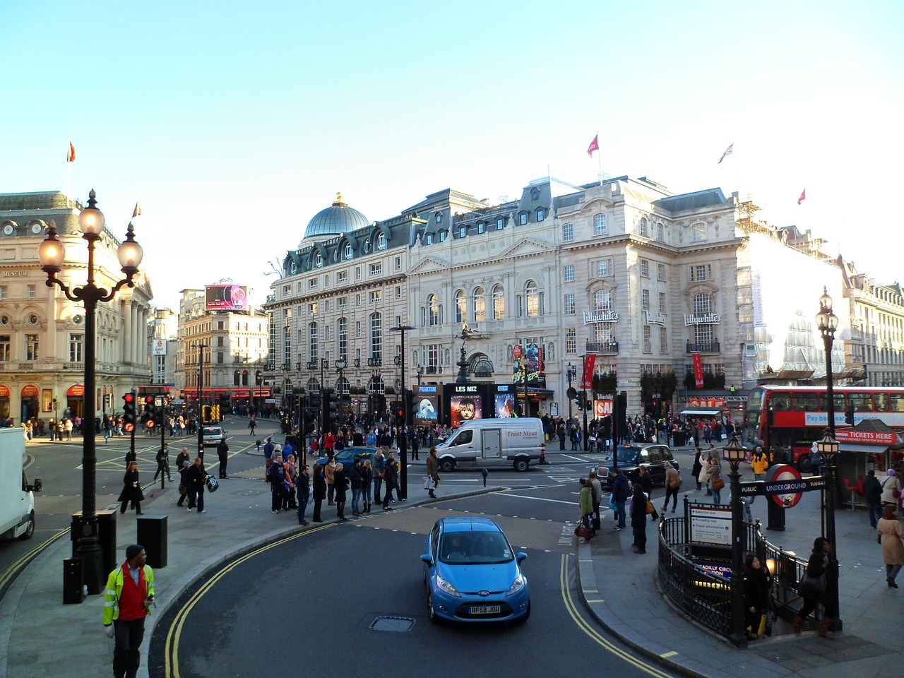 Napi 300 font lesz a londoni behajtás a régebbi teherautóknak