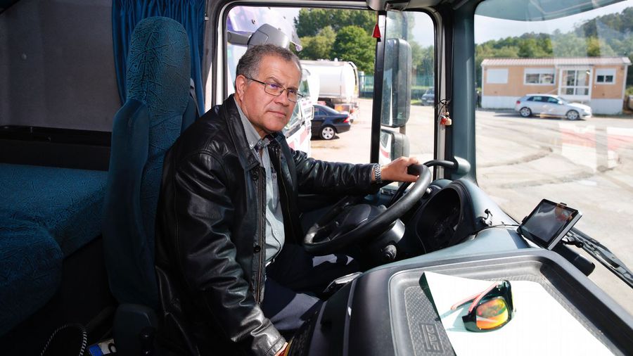 A polgármester, aki jobban szereti a teherautó ülését, mint a városházáét