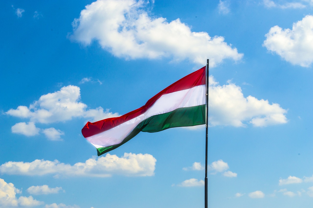 Emelkedett az üzleti bizalom a második negyedévben Magyarországon; csökkent az euróövezeti infláció augusztusban