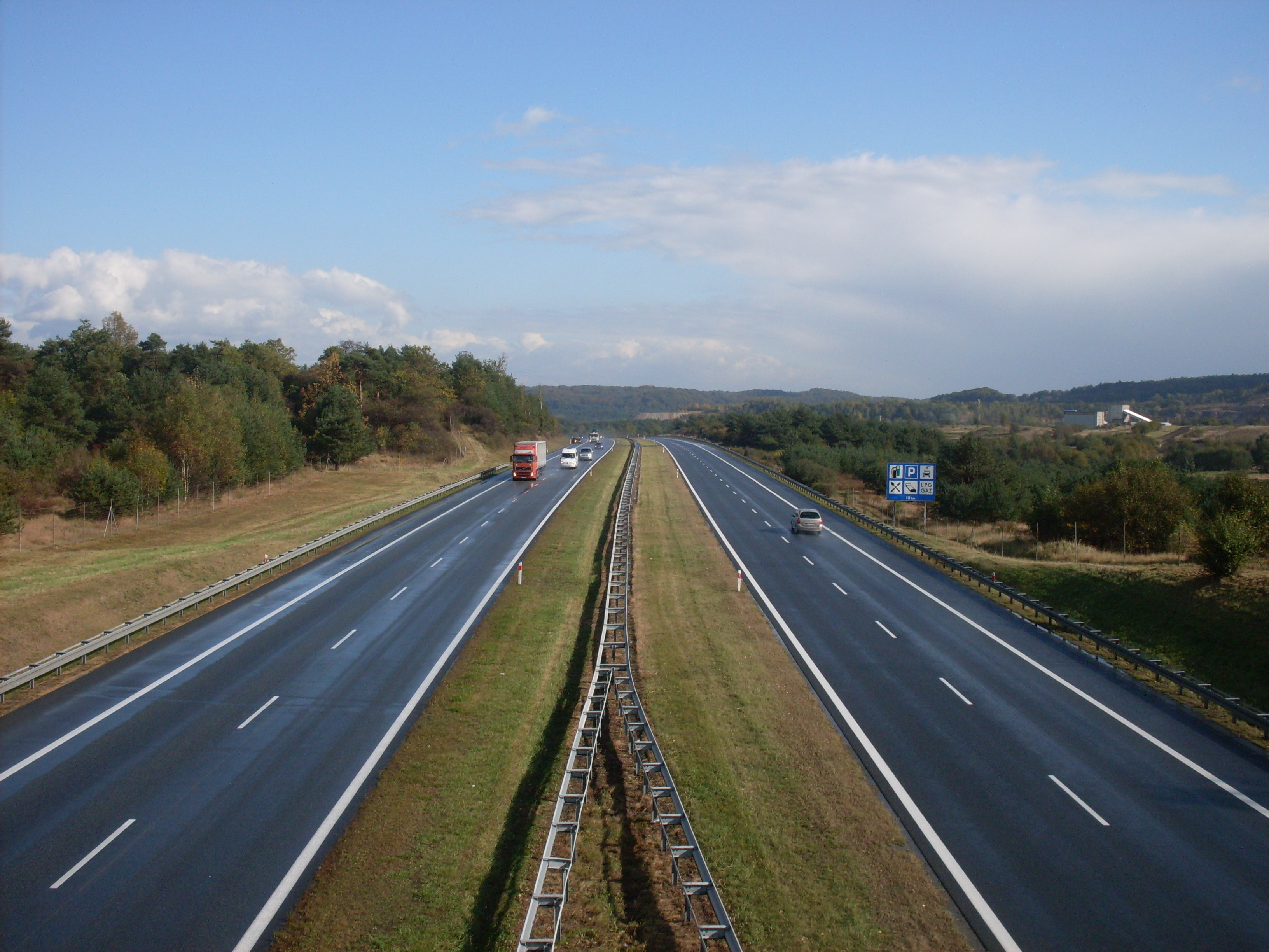 Powstanie trzeci i czwarty pas na A2. Dzisiaj ogłoszono pierwszy przetarg