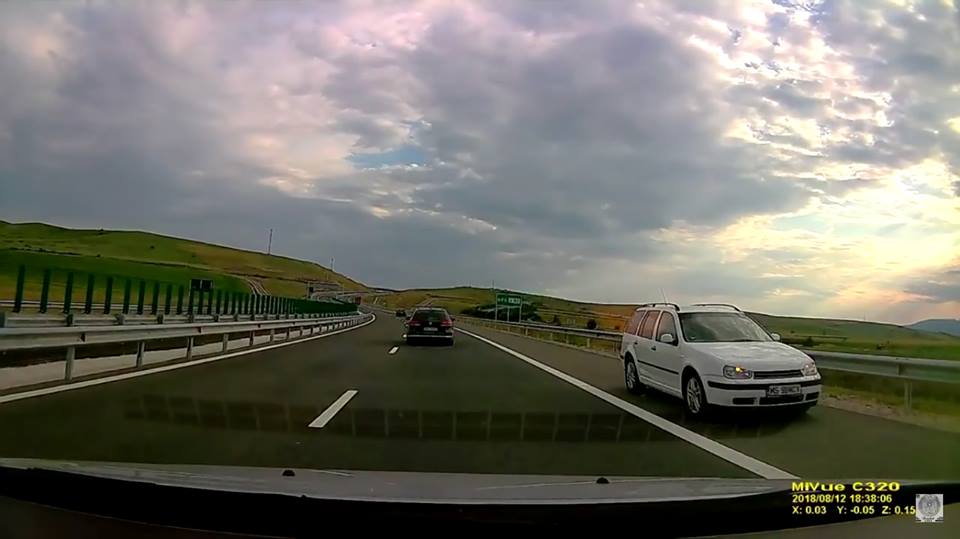 Atenție șoferi: Pe noua autostradă A10 Sebeș-Turda au fost filmate deja două cazuri de circulație pe contrasens.