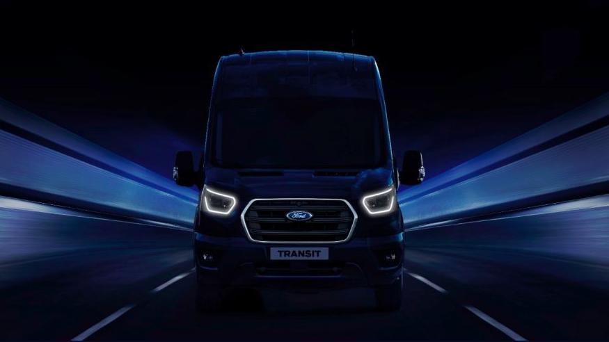 Hibrid-őrület. A Ford új szállítóautója egyliteres motorral.