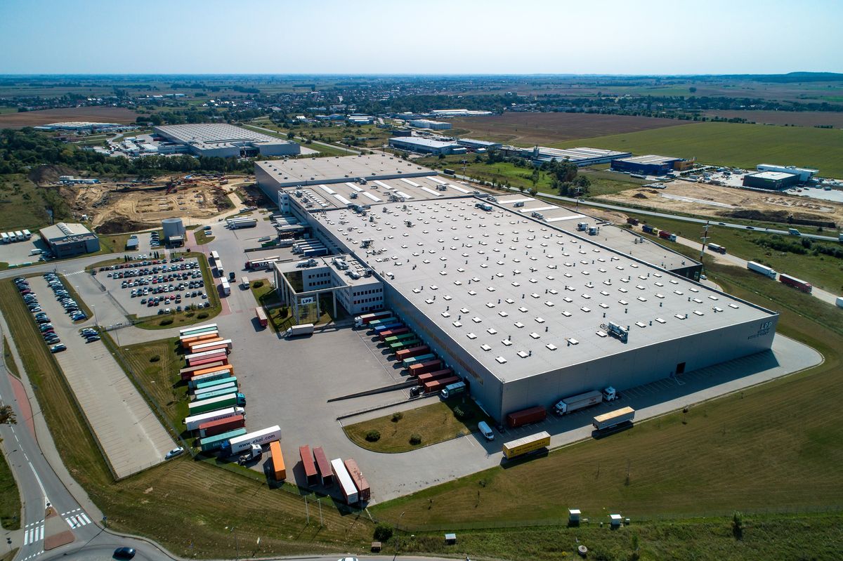 Retailerul polonez LPP anunță deschiderea unui centru de distribuție în România