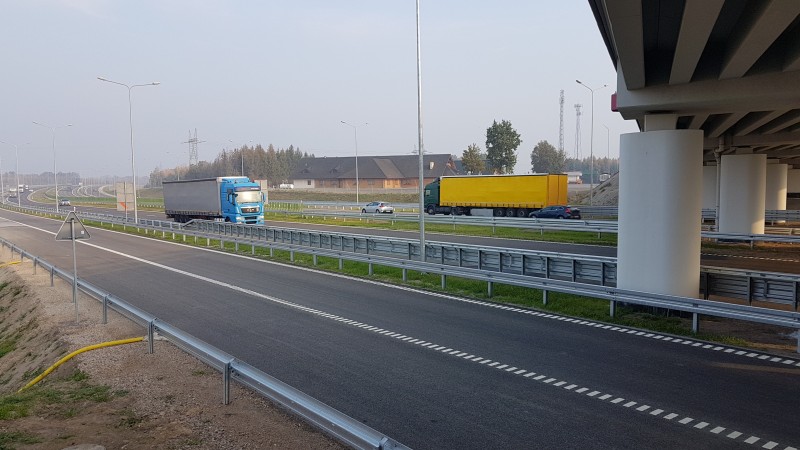 Do końca tego roku kierowcy zyskają blisko 490 km nowych dróg. Zobacz, o jakie trasy chodzi