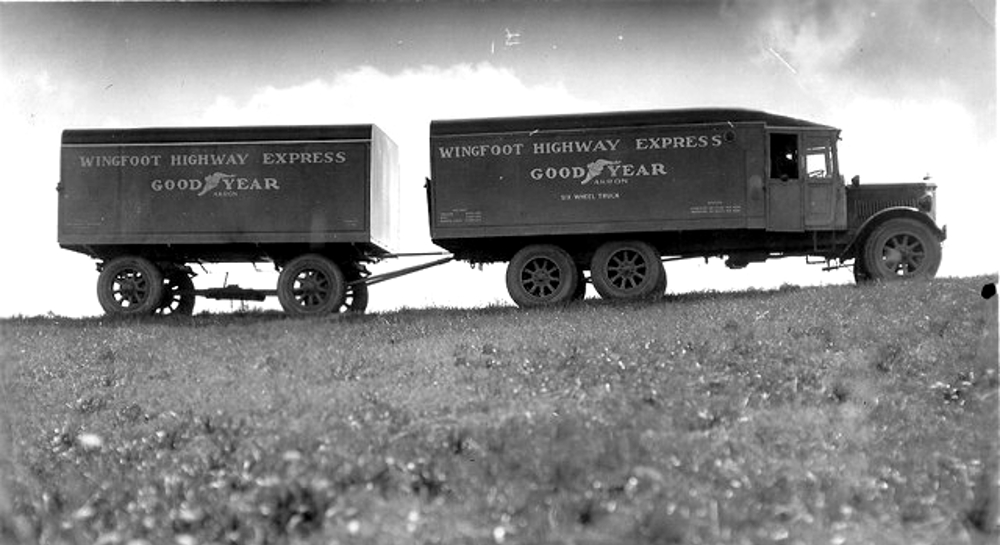 Historia transportu – odc. 38. O tym, skąd się wziął pomysł na trzyosiowe ciężarówki