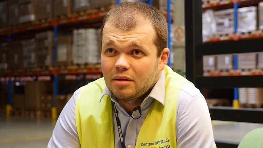 Ön az IKEA-nak szállít? Figyeljen az időablakokra. Ellenkező esetben akár 24 órát is várhat a kirakodásra.