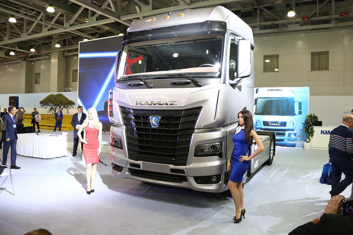 A KAMAZ ötödik generációja még az idén piacra kerül – 9 négyzetméteres fülkével csábít az ex-szovjet márka