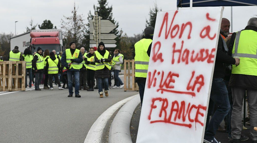 Franța: Ziua a treia de proteste. Sute de răniți până în acest moment.