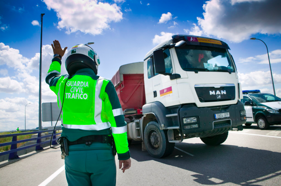 Jelöletlen furgonokból ellenőrzik a spanyol utakat. Nézze meg, mikor!