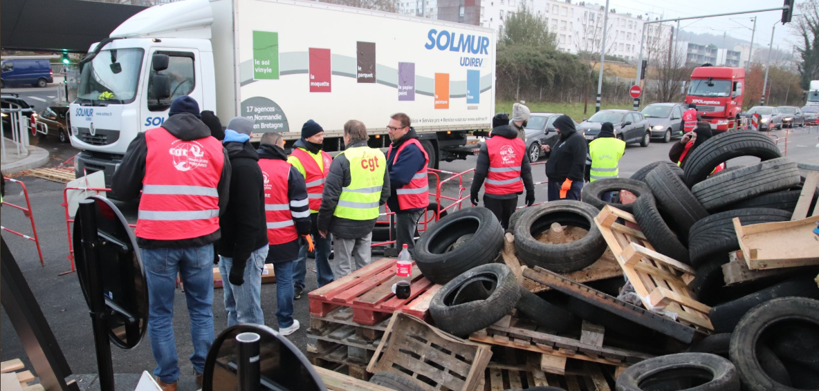 Protestai Prancūzijoje jau pasibaigė, tačiau rytoj, lapkričio mėn. 23 d., Paryžiuje protestų dalyviai surengė didelę manifestaciją. Galimi eismo sutrikimai (Twitter/marxistJorge nuotr.).