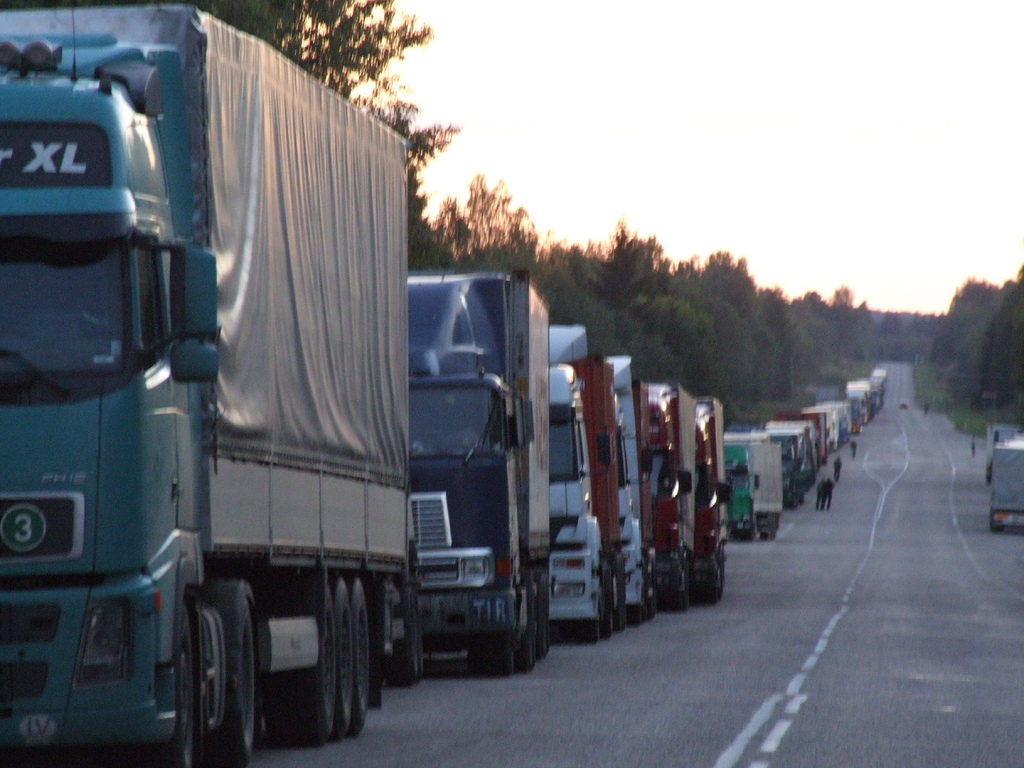 Transportatorii olandezi protestează miercuri pe A16, la frontiera cu Belgia