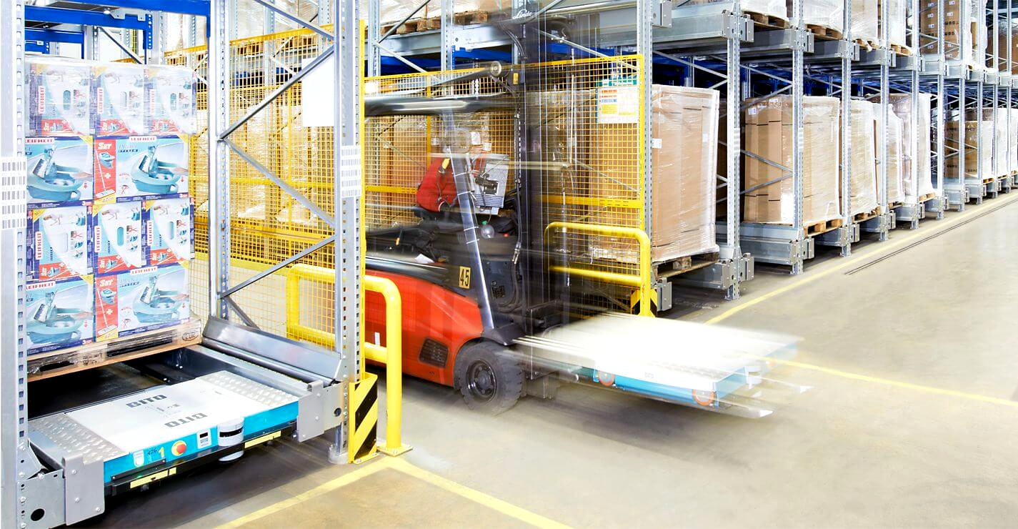Logistyka 4.0 w praktyce. Dzięki technice Shuttle, w magazynie już nie marnuje się miejsca