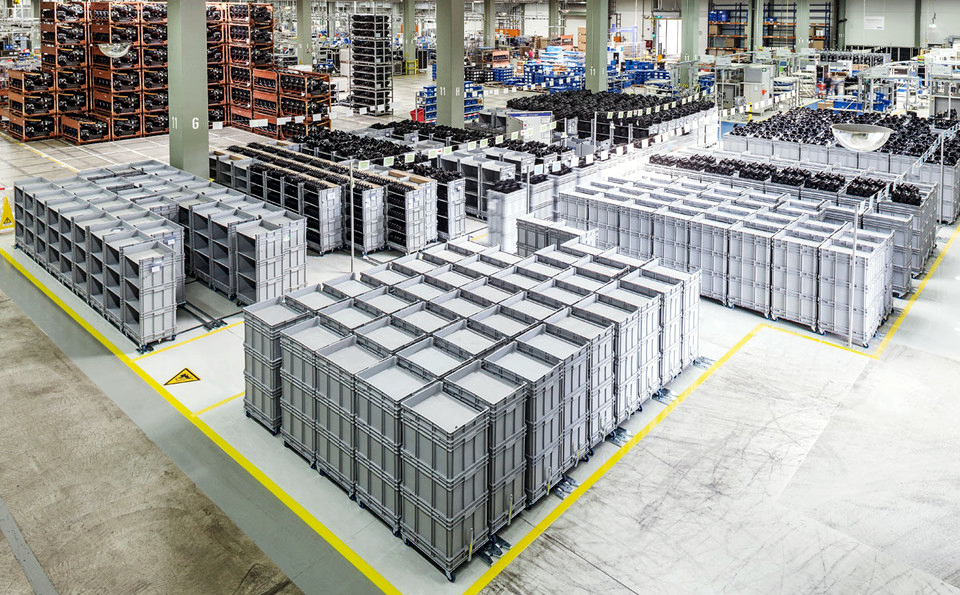 Logistics 4.0 in practice. Warehouse on wheels, or how floor rollers fulfilled the concept of lean production