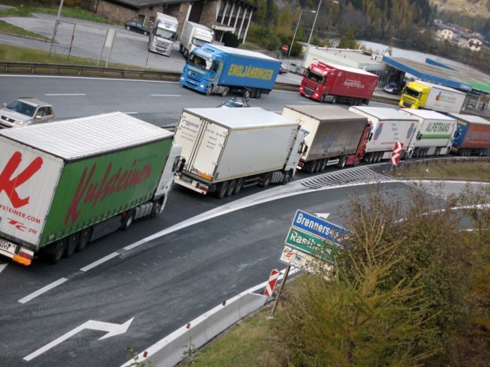 Guvernul a rambursat peste 8 milioane de lei către 150 de transportatori