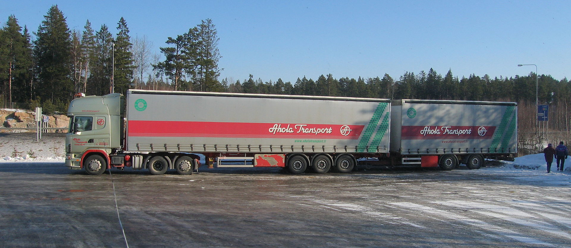 Long lorries now able to cross the German-Dutch border