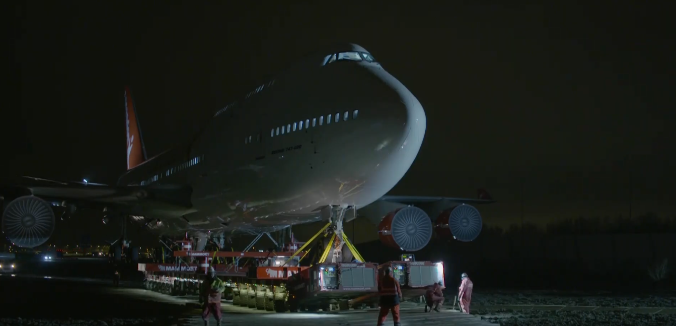 Niecodzienny transport Jumbo Jeta. Zobacz na filmach, jak wyglądał jego przejazd