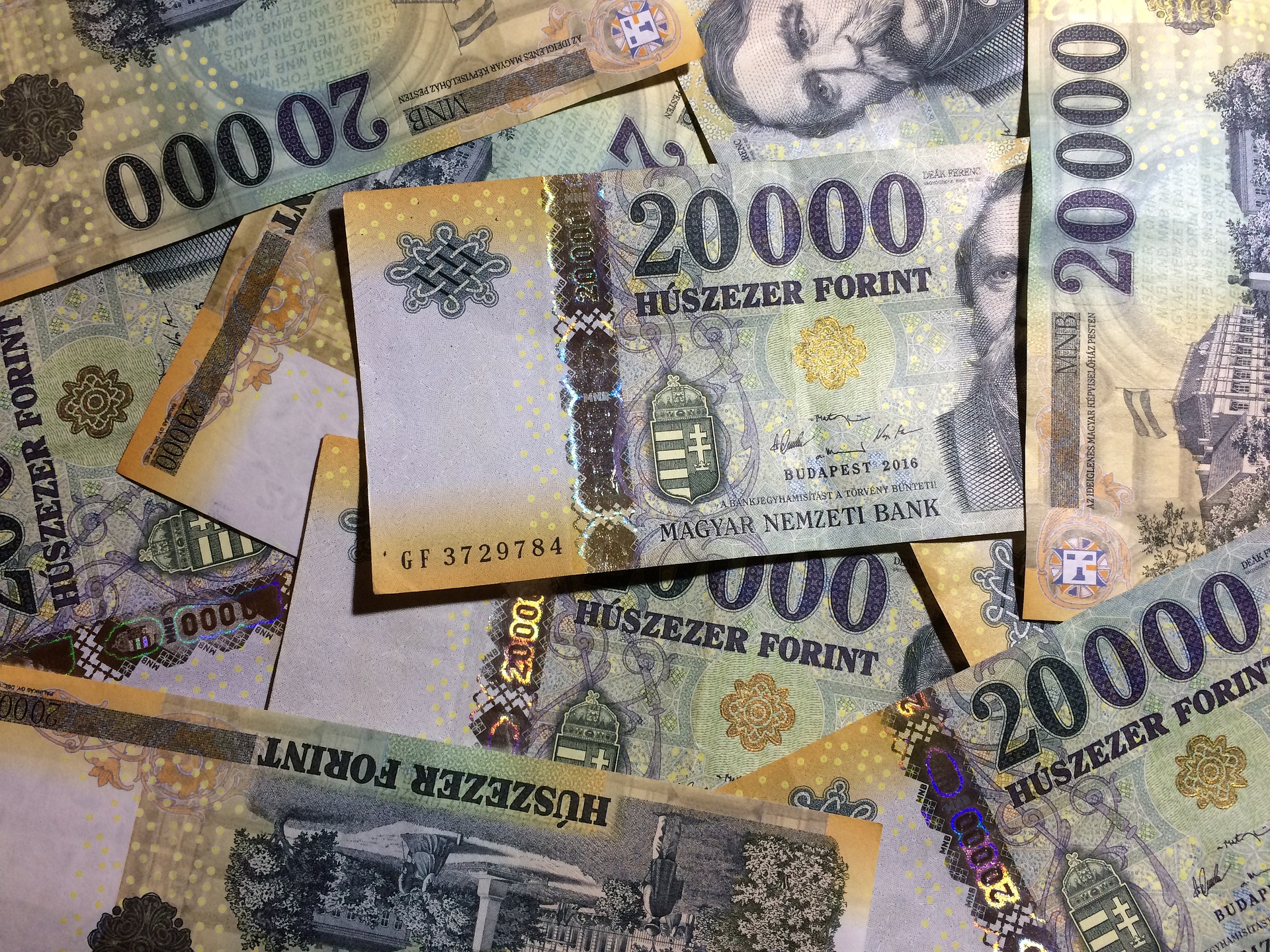 A szakmai szövetség szerint tovább nőttek a fizetések az ellátási láncban