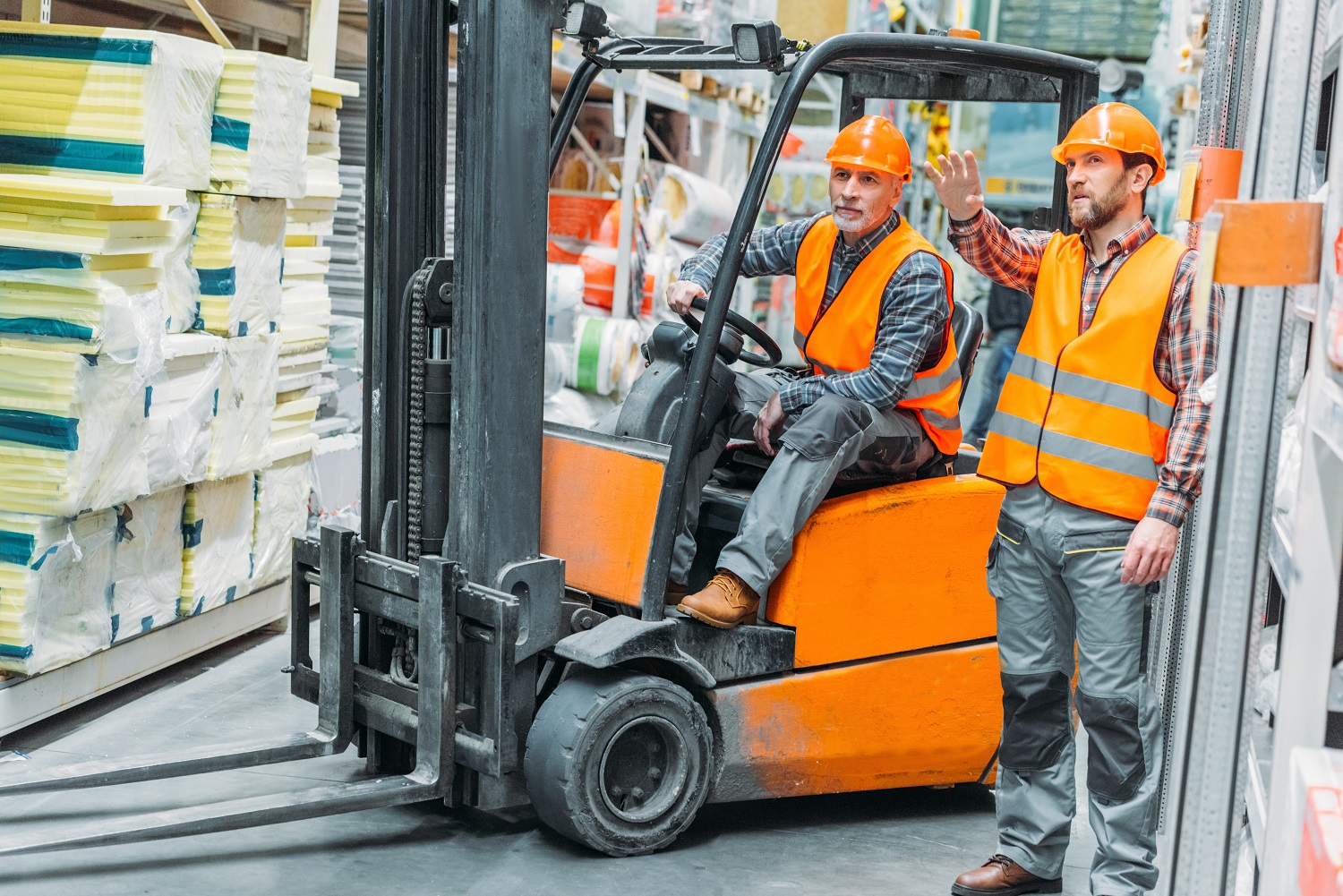 Cameras for forklift trucks. Manoeuvring in narrow warehouses will be much simpler