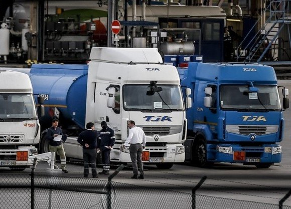 Portugalia: Șoferii din transporturile ADR sunt în grevă generală. Guvernul local a declanşat procedurile aferente stării de urgență