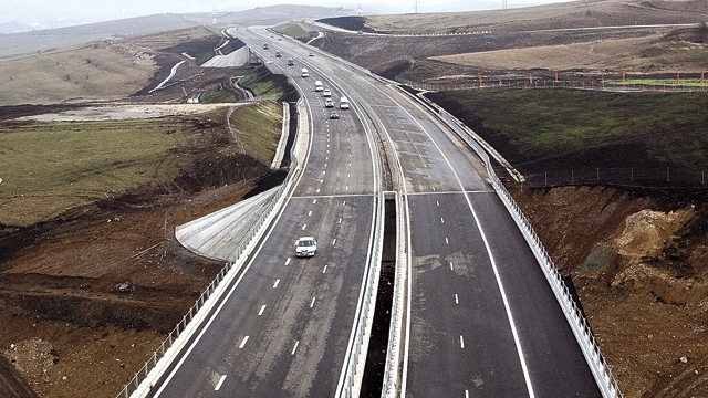 Propunere de lege: Transportatorii vor plăti taxe rutiere pe kilometru