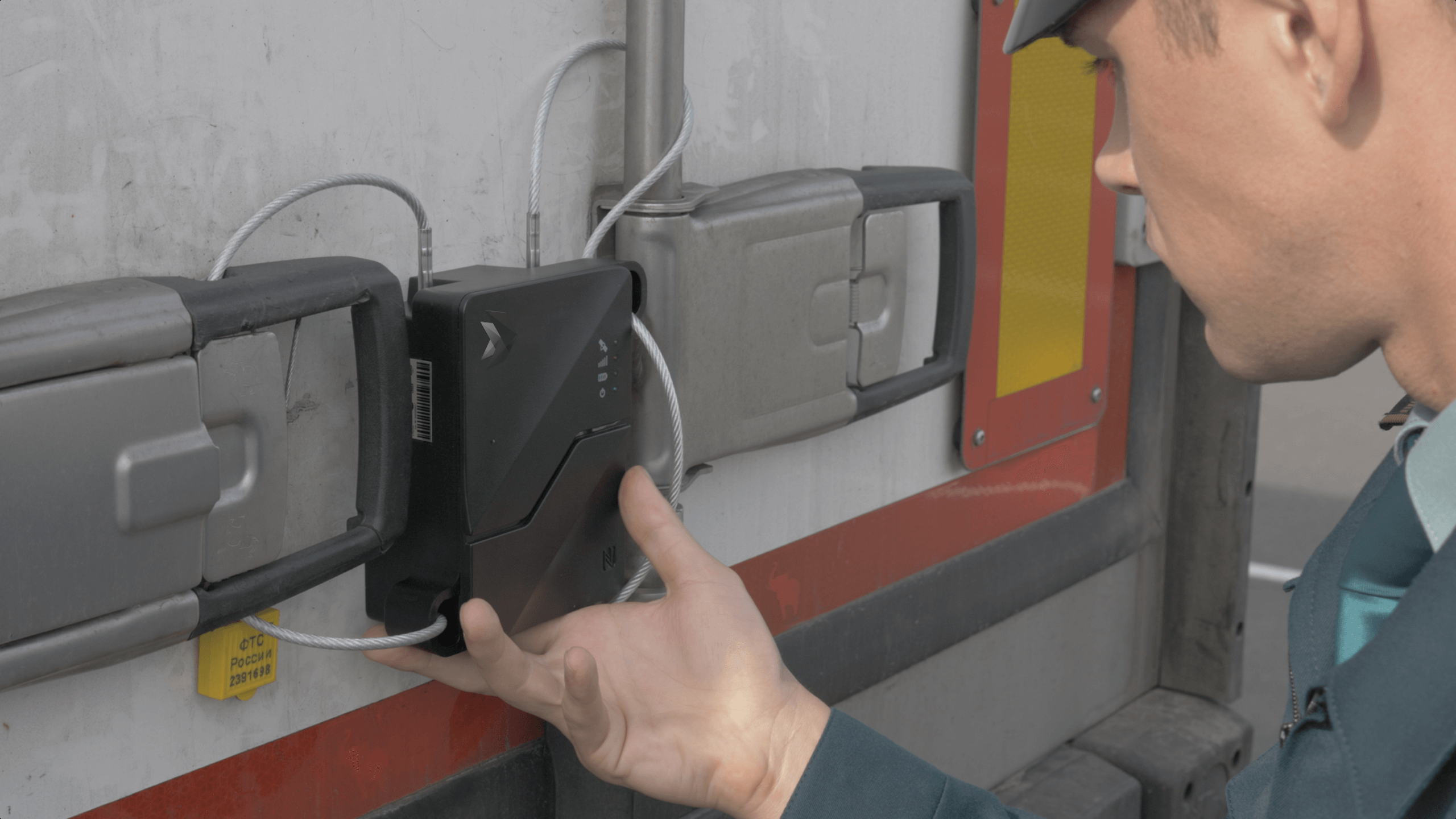 Transit of goods through Russia only with a navigation seal. See how to get it.