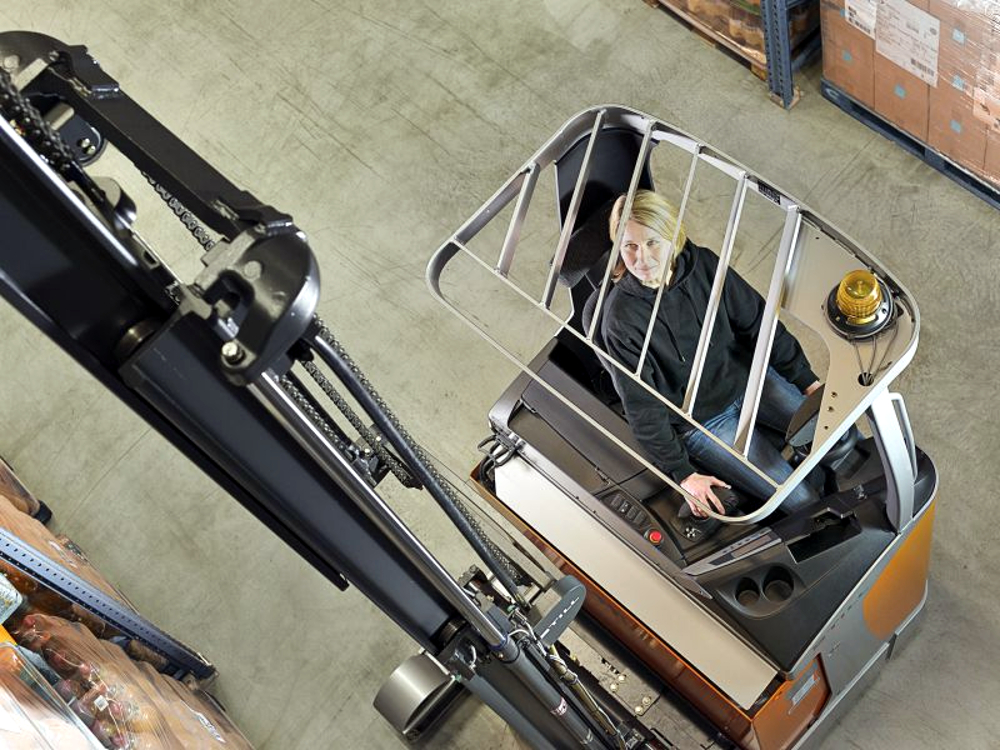 Logistyka 4.0 w praktyce. Szybka i prawie bezbłędna kompletacja w magazynie z szerokim asortymentem produktów