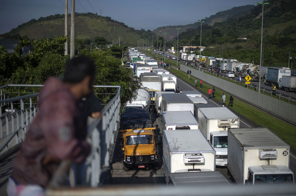Șoferii de camion din Portugalia au intrat în grevă generală. Guvernul anunță limitarea alimentării cu combustibil în perioada următoare