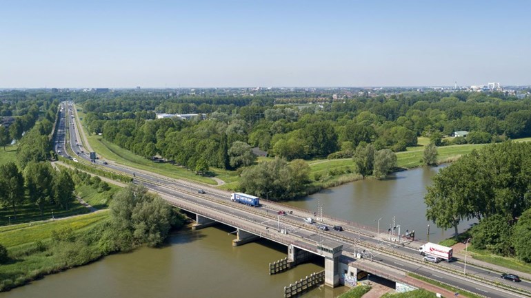 Olanda | Pod închis traficului greu până în octombrie