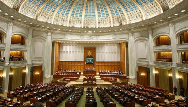 Senatul a adoptat o Ordonanță conform căreia șoferii pot alege perioada suspendării permisului